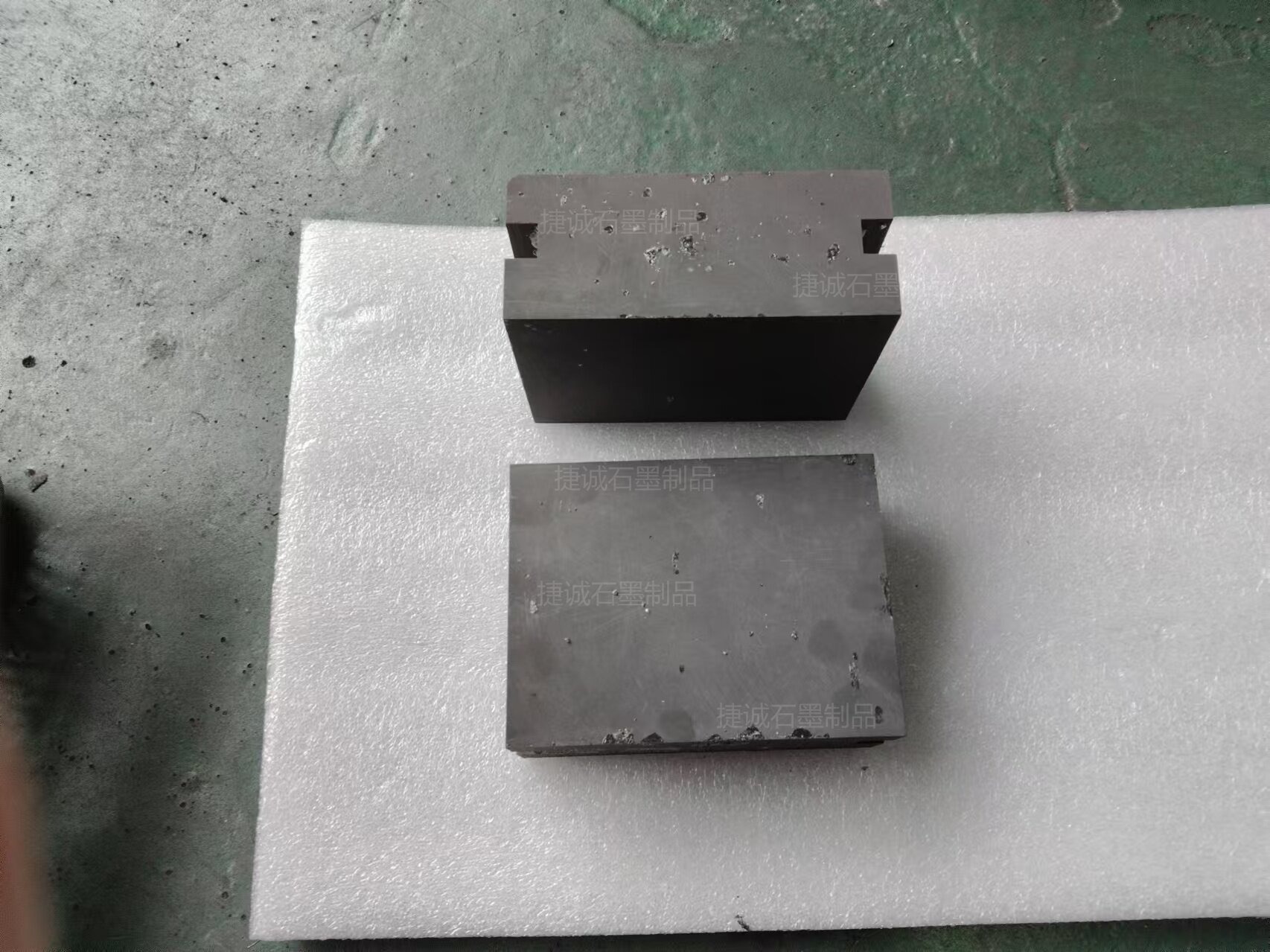 高分子擴(kuò)散焊機(jī)石墨電極塊，軟連接石墨塊，抗氧化石墨塊，擴(kuò)散焊治具，極柱焊接石墨塊，高分子擴(kuò)散焊機(jī)石墨塊，軟連接石墨塊生產(chǎn)廠家